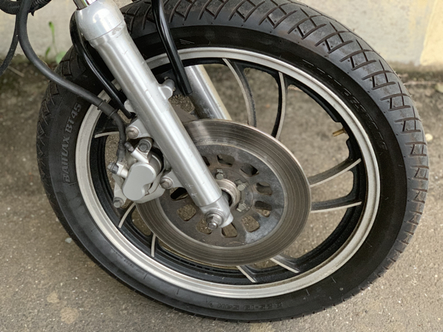 SR400にRZ風ホイール: 愛と勇気の箱庭劇場